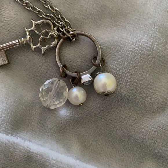 Fantasy Decorated Old-Styled Necklace - Picture 4 of 7